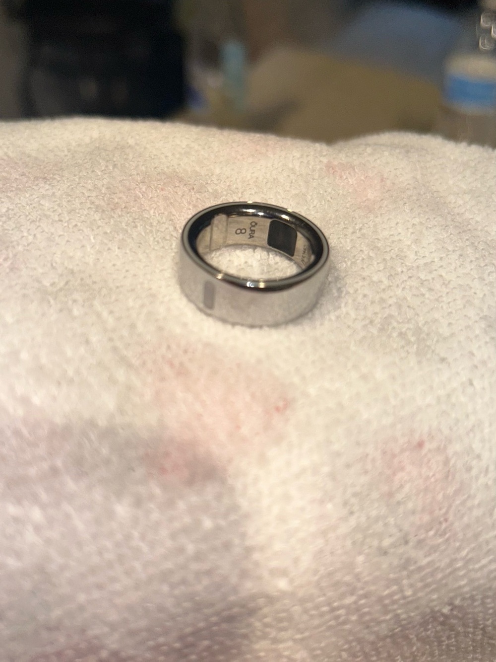 Oura Ring 4 Size 8 – Silver – Works Great + Charger - Picture 2 of 7
